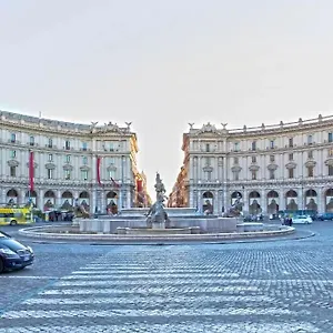 44 Nel Centro Di Via Nazionale Apartamento