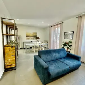 Privatehouseinrome Apartamento