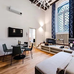 https://dream-suites-milano-centro-a-e-b.italymilanhotels.net